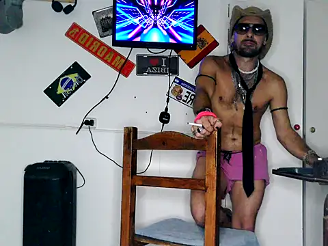 freddymdq100 online show from April 11, 5:36 am