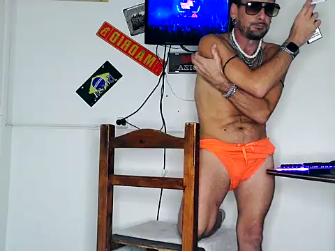 freddymdq100 online show from March 26, 7:34 am