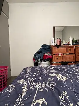HOTB0Y18 online show from July 16, 1:01 am