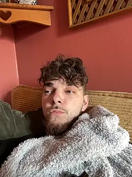 dommydom7177 online show from April 11, 12:31 pm