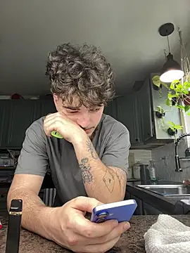 dommydom7177 online show from April 3, 5:10 pm