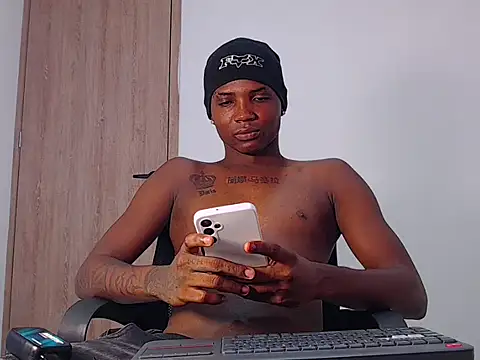 Bigcock23cmt online show from March 31, 2:41 pm