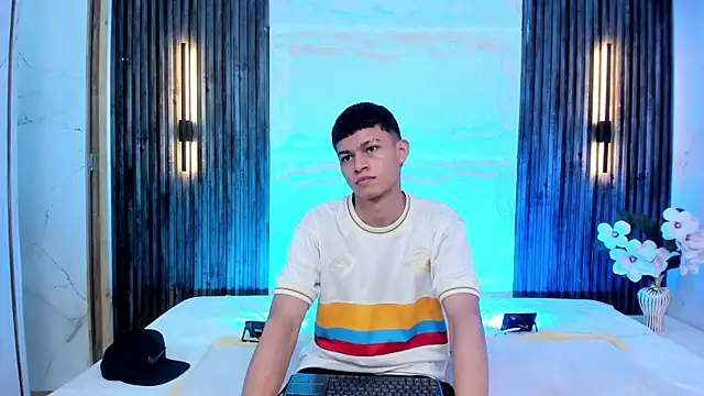 Apolo jonnes online show from April 6, 5:08 am