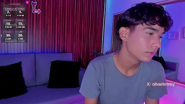 Oliver20   online show from March 25, 4:49 am