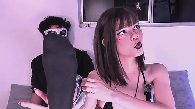 Tuxxxedo online show from April 21, 7:03 am