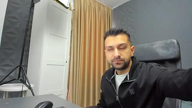 BryceReign online show from March 25, 5:33 am