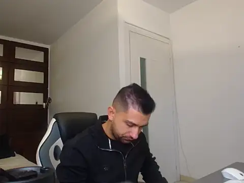 BryceReign online show from April 16, 4:23 am