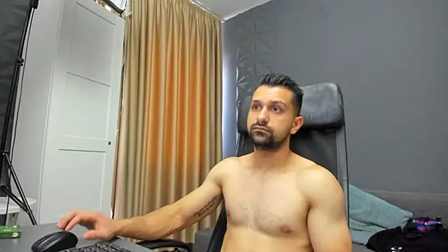 BryceReign online show from April 1, 1:41 pm