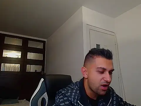 BryceReign online show from May 28, 4:32 am