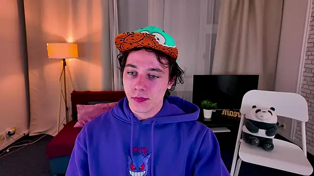 KevinStrike online show from April 13, 8:09 pm