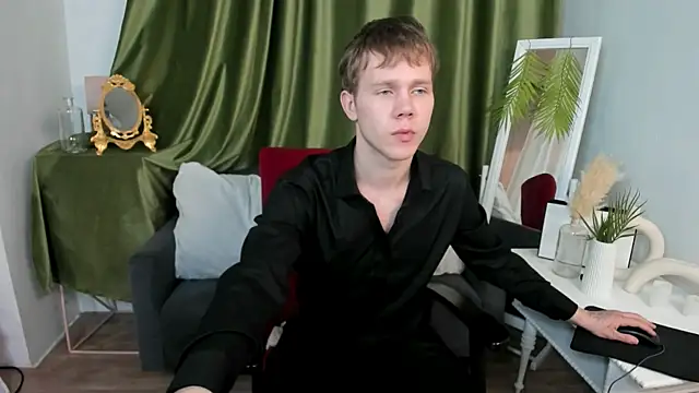 twel veeek online show from April 11, 6:44 pm