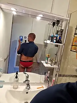 Justfunfree online show from April 2, 2:25 pm