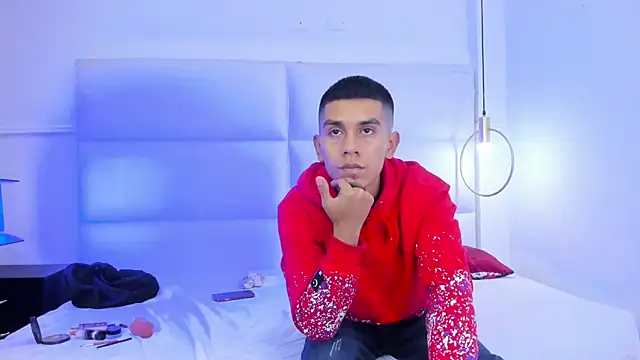 your d0ll1 online show from April 15, 1:11 pm