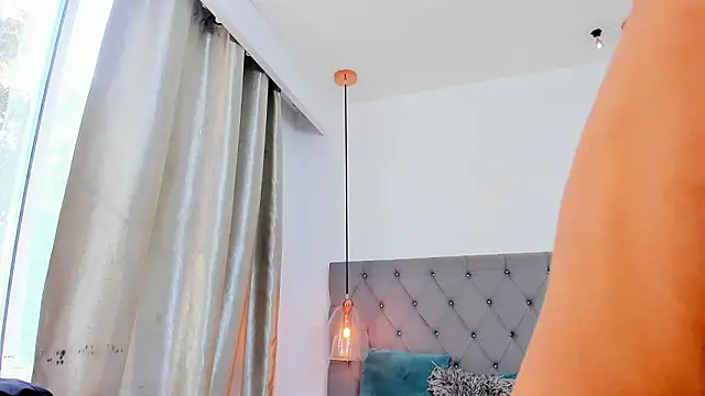 your d0ll1 online show from March 26, 1:15 pm