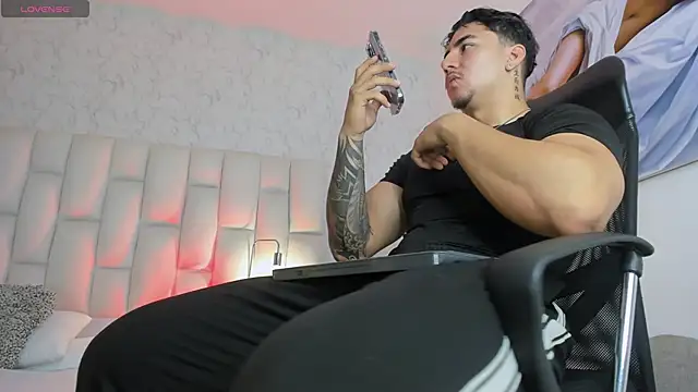 Zane cruz online show from April 15, 12:27 pm