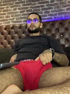 KyleJoss30 online show from April 10, 9:33 pm