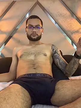 KyleJoss30 online show from April 12, 9:27 pm