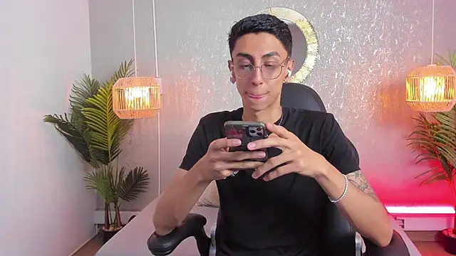 Gio carangi online show from April 12, 2:37 am