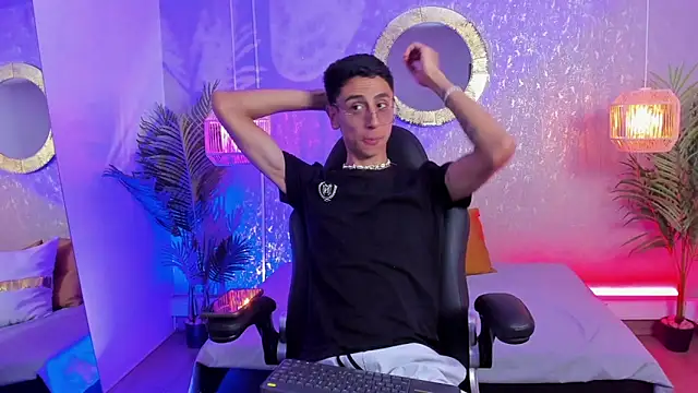 Gio carangi online show from April 16, 2:55 am