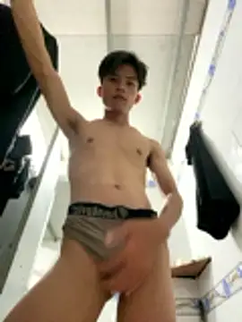 Nguyencuong1999 online show from April 7, 11:10 am