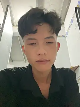 Nguyencuong1999 online show from April 10, 7:48 am