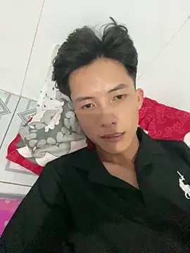 Nguyencuong1999 online show from April 13, 10:32 pm