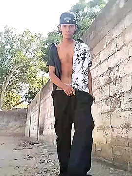 spittermasterpig1 online show from March 27, 2:07 pm