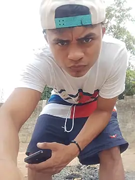 HOTRAINYGOLDEN online show from March 28, 1:44 pm