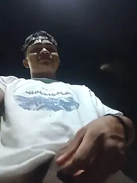 HOTRAINYGOLDEN online show from April 1, 2:24 am