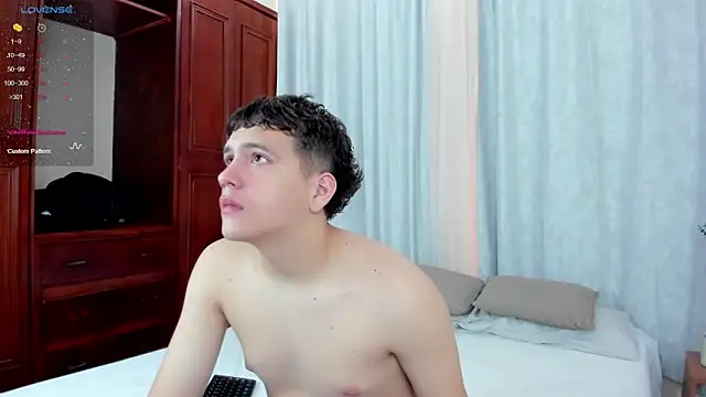 dennis hills online show from April 13, 7:58 pm