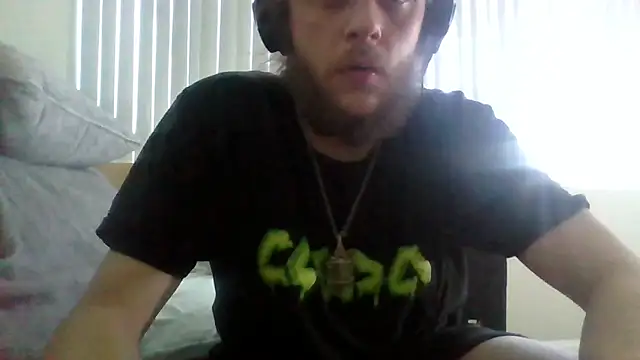 alejandro69420 online show from April 16, 6:08 pm