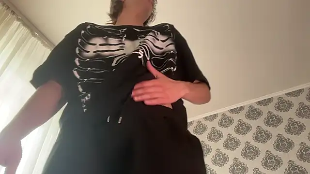 tomasdickpick online show from May 28, 8:23 am