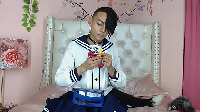 romeo laurient online show from April 14, 1:49 am