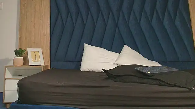 lio     online show from April 13, 3:18 am