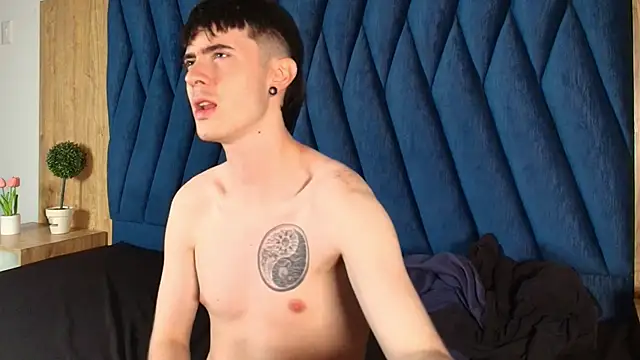 lio     online show from April 6, 3:14 am