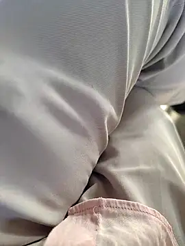 roselover2222 online show from April 16, 12:38 pm