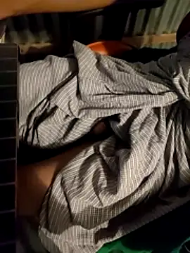 DeshiTiger online show from April 17, 8:11 pm