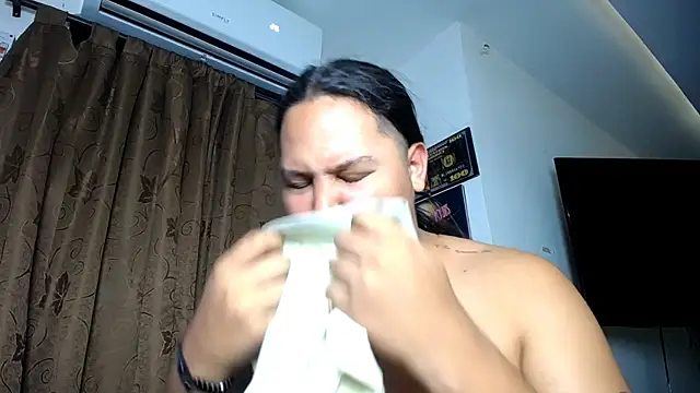 Junaiker roa1 online show from April 7, 2:00 am