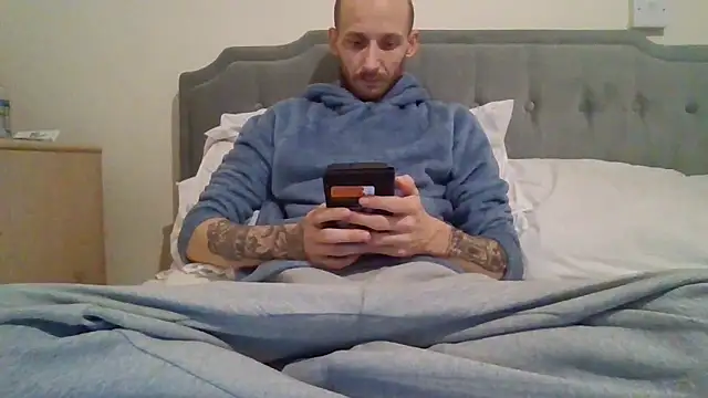 feetlovrr94 online show from April 5, 11:39 am