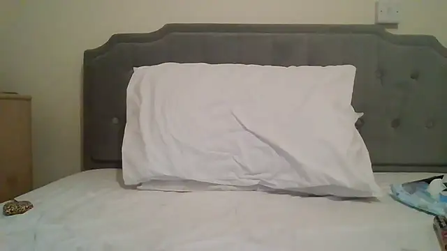 feetlovrr94 online show from March 28, 9:26 pm