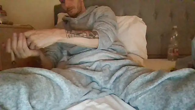 feetlovrr94 online show from March 26, 1:21 am