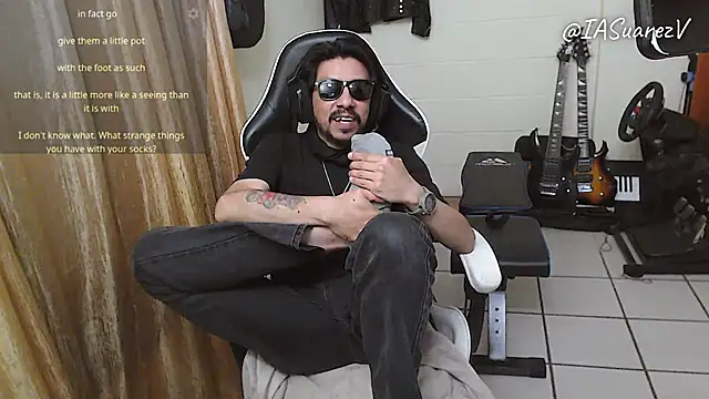 IASuarezV online show from April 10, 7:48 am