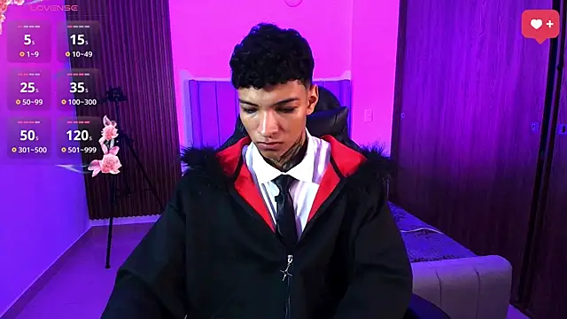 im Usuga online show from April 14, 11:10 am