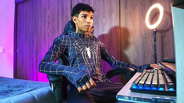 im Usuga online show from March 30, 12:28 pm