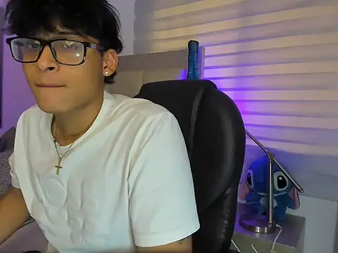 mathias oberlin online show from April 3, 7:43 pm