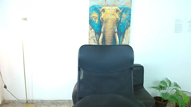 maax 18 online show from March 30, 1:45 pm