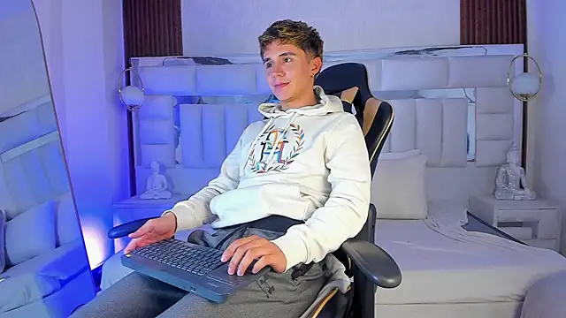 Juandagoom online show from April 4, 10:07 pm