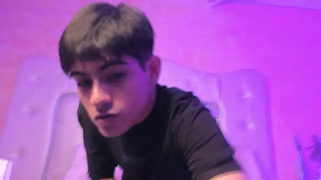 TylerCruz   online show from April 11, 3:57 am