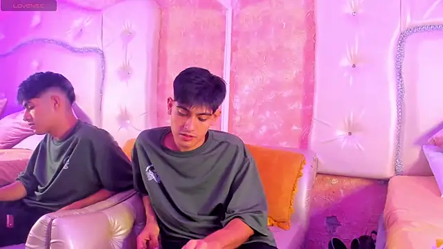 TylerCruz   online show from March 30, 1:56 pm