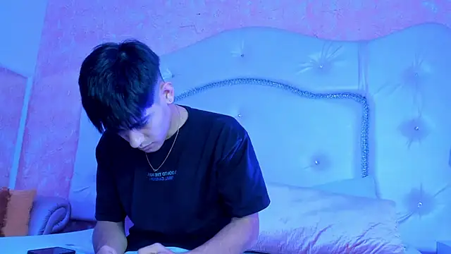 TylerCruz   online show from April 1, 2:25 pm